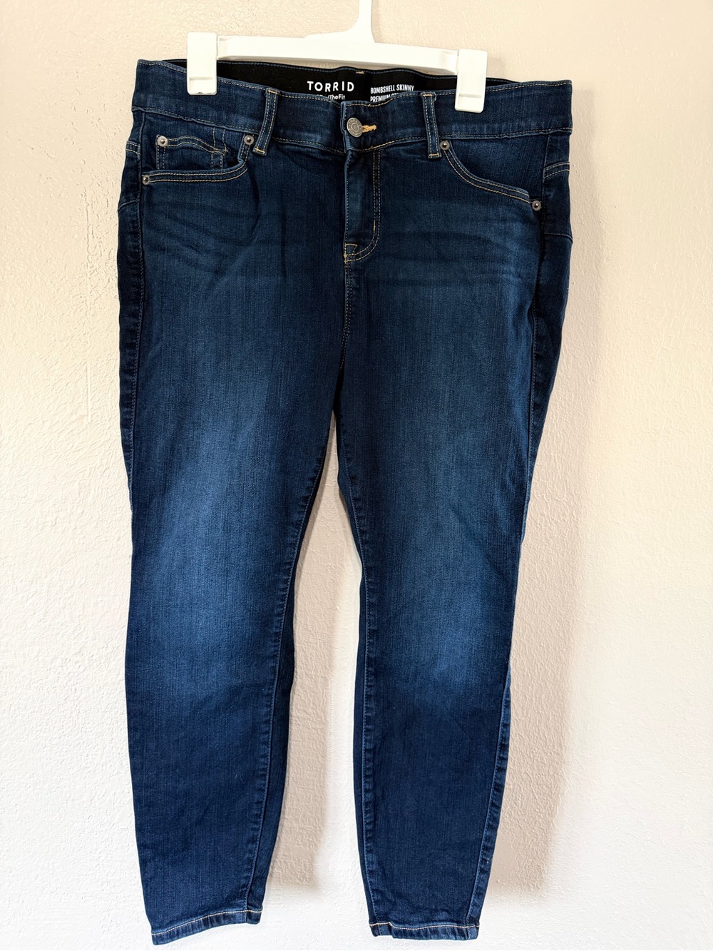 Torrid Bombshell Skinny Jeans Woman’s Plus Size 18 XS extra short petite